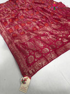 pallu detailing of rani pure dola silk banarasi zari weave saree