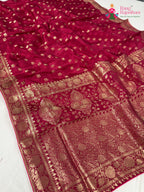 pallu detailing of rani pure ho silk banarasi zari weave saree