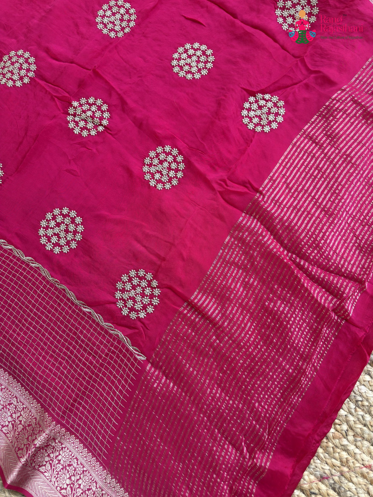 border detail of rani pure ho silk zari embroidery saree