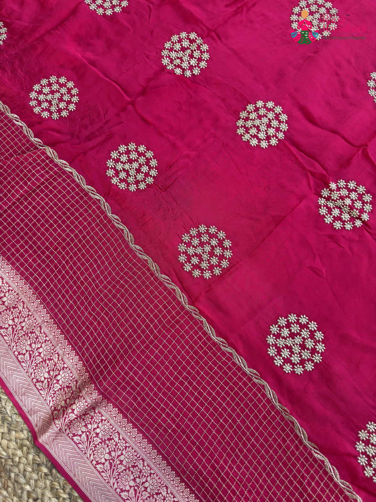 design pattern of rani pure ho silk zari embroidery saree