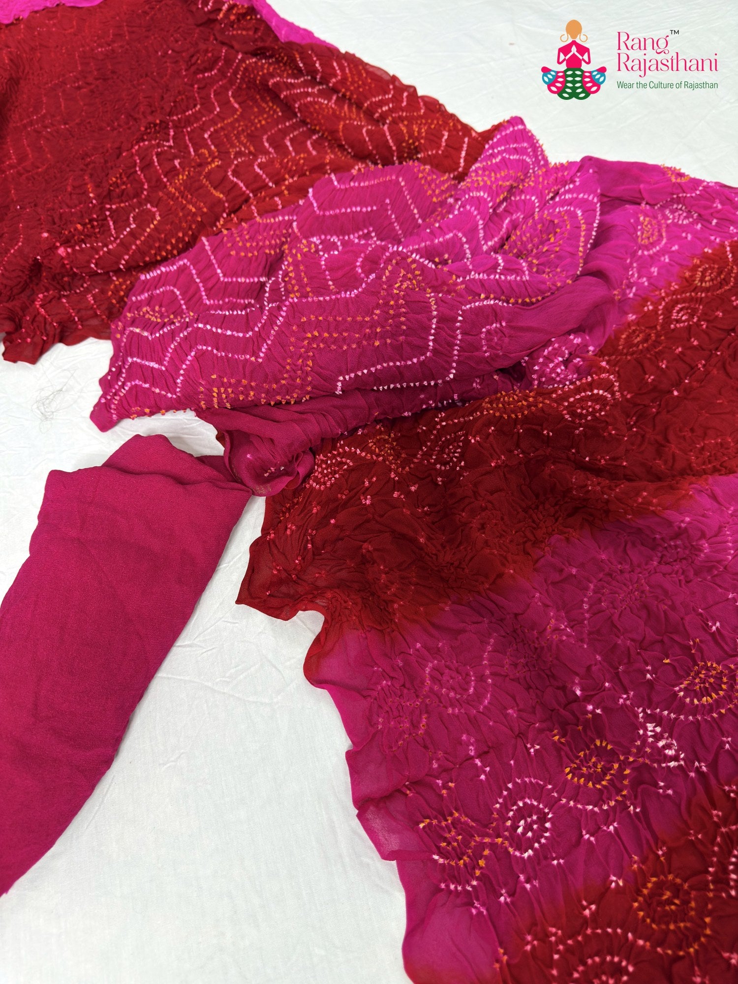 border detailing of rani pure ojariya bandhani saree