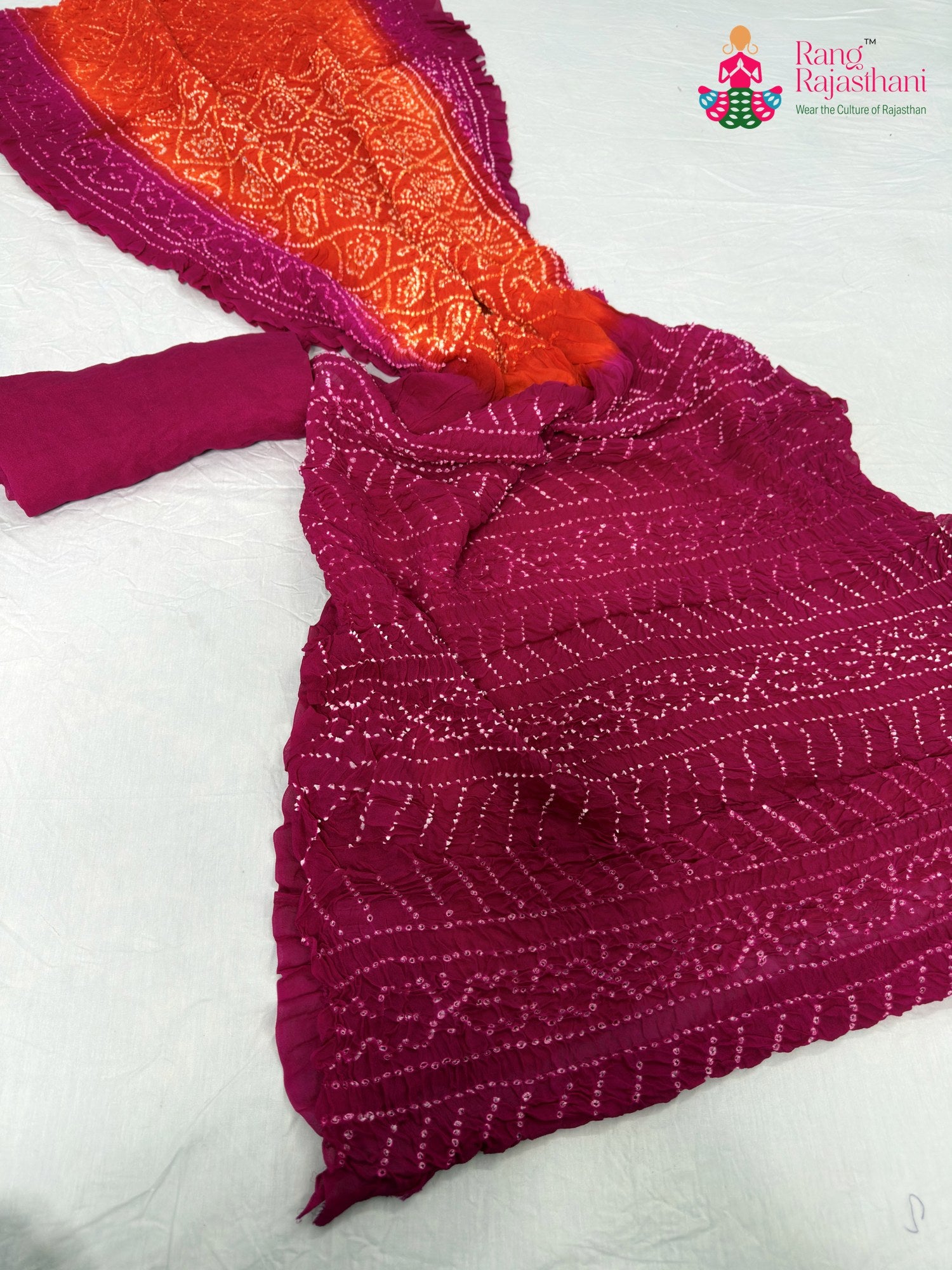 complete look of rani pure ojariya bandhani saree