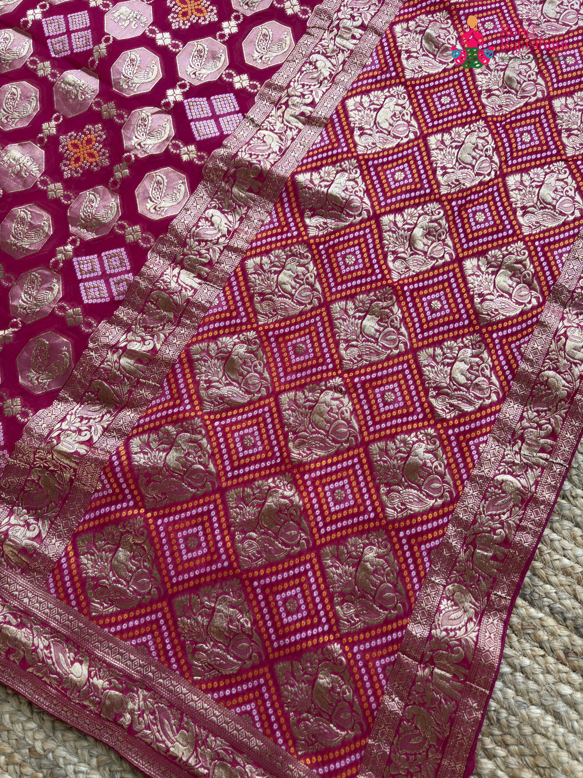 border detail of rani soft georgette banarasi zari weave gharchola saree