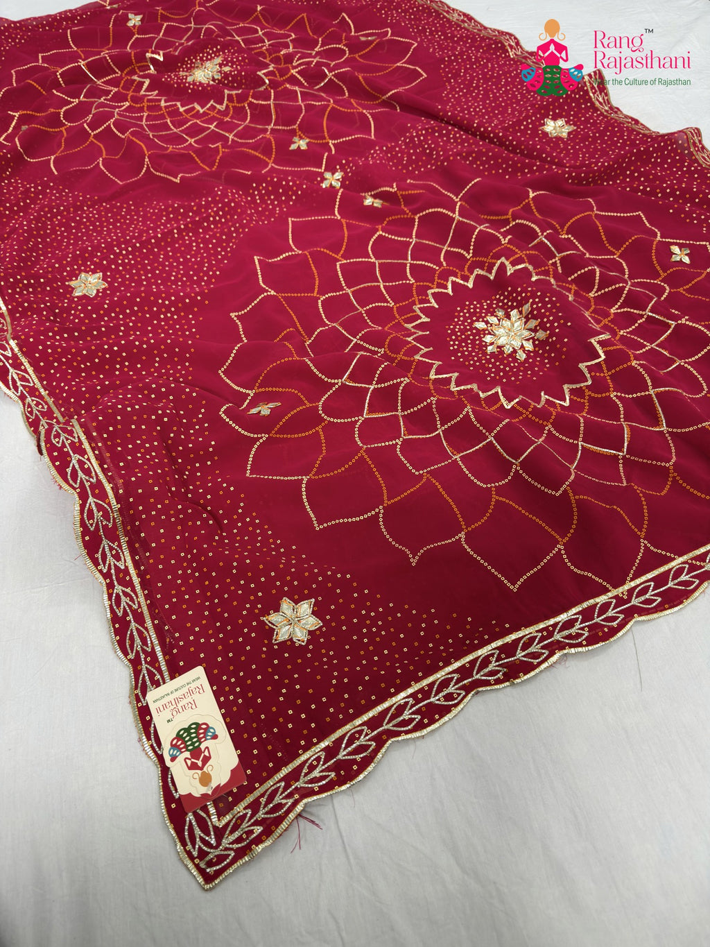pallu detailing of rani synthetic bandhani saree