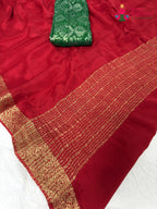 fabric texture of red chinnon saree