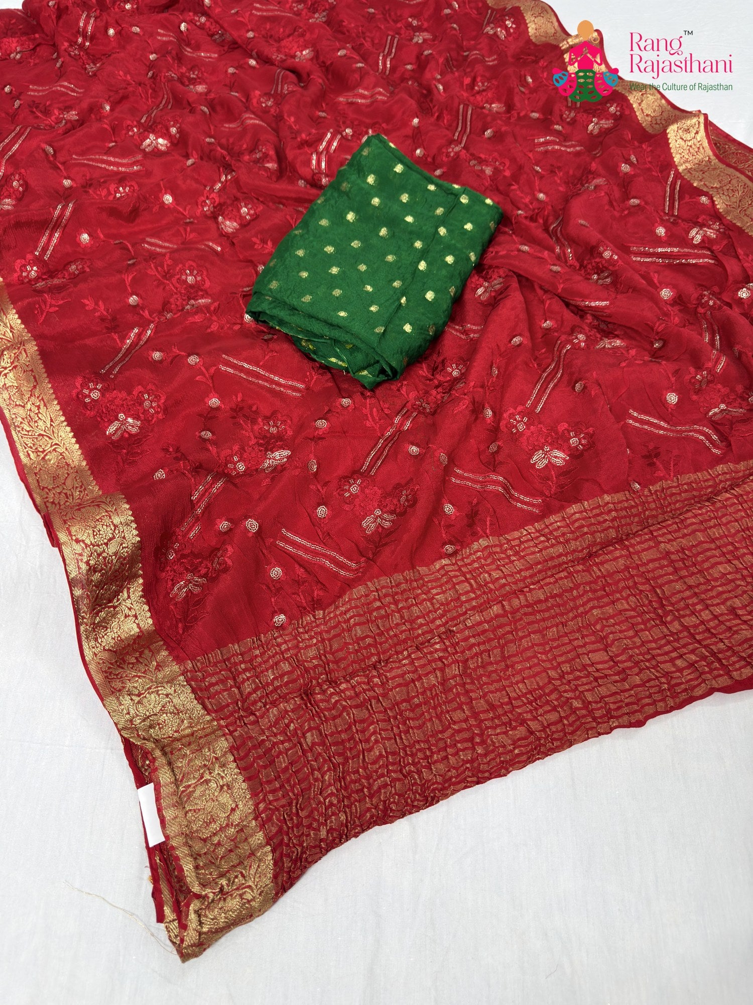 pallu detailing of red chinnon sequin saree