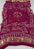 pallu detailing of red gajji silk bandhani dupatta 2484