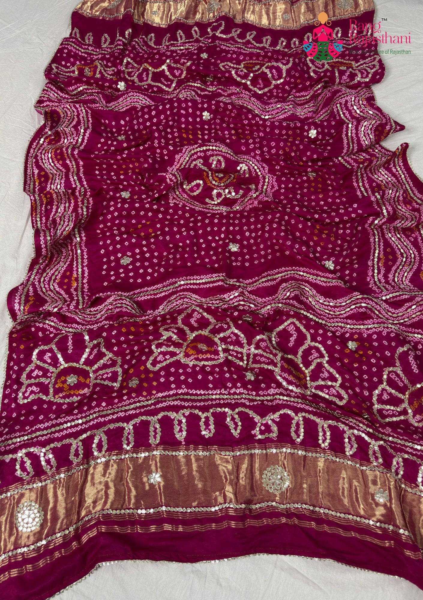 pallu detailing of red gajji silk bandhani dupatta 2484