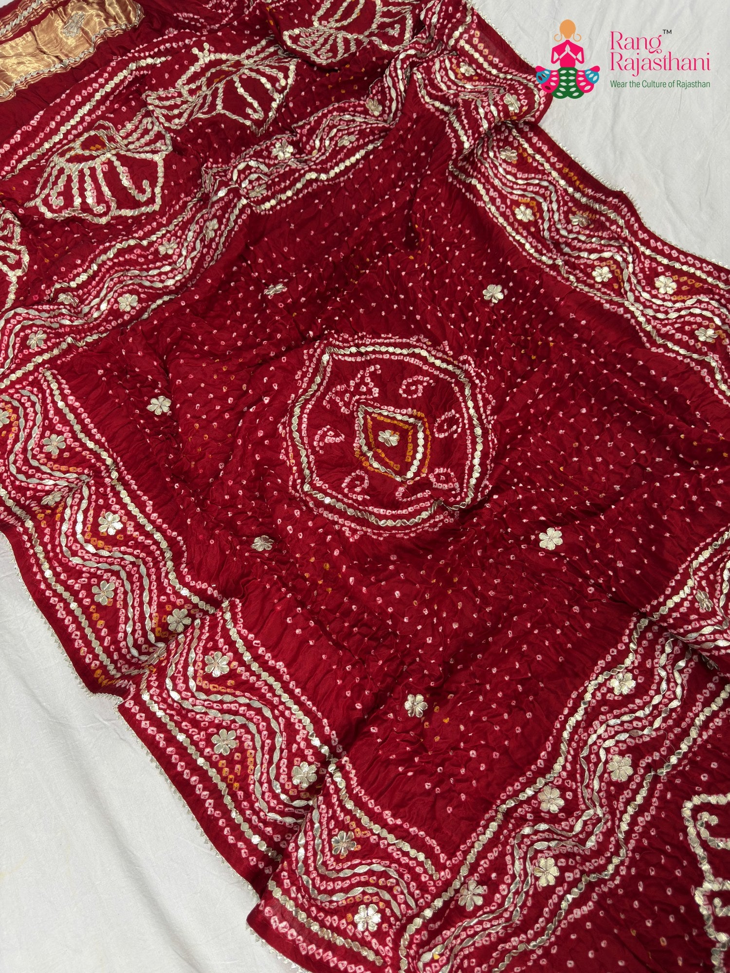 close up detailing of red gajji silk bandhani dupatta 2566