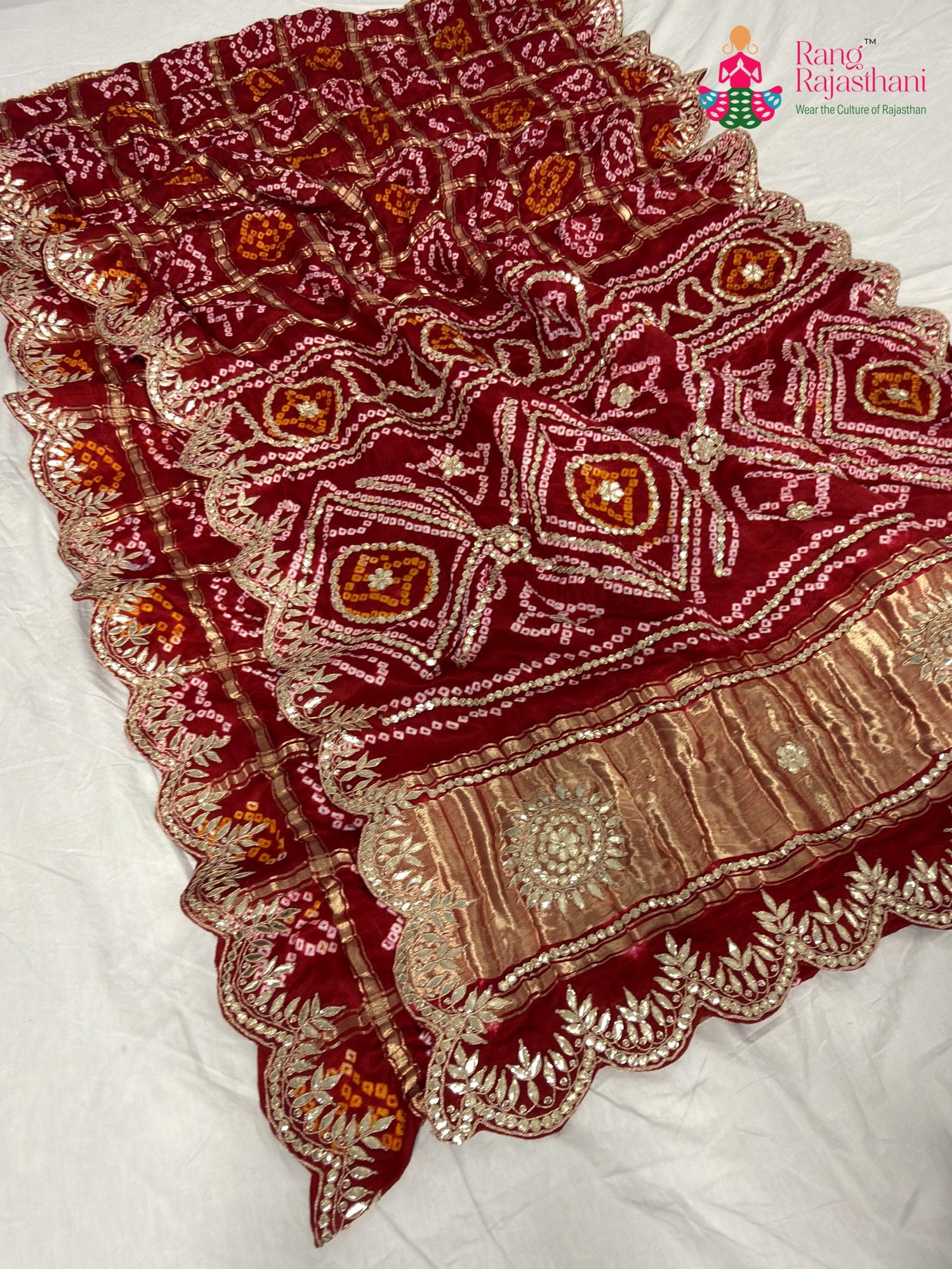 complete look of red modal bandhani saree