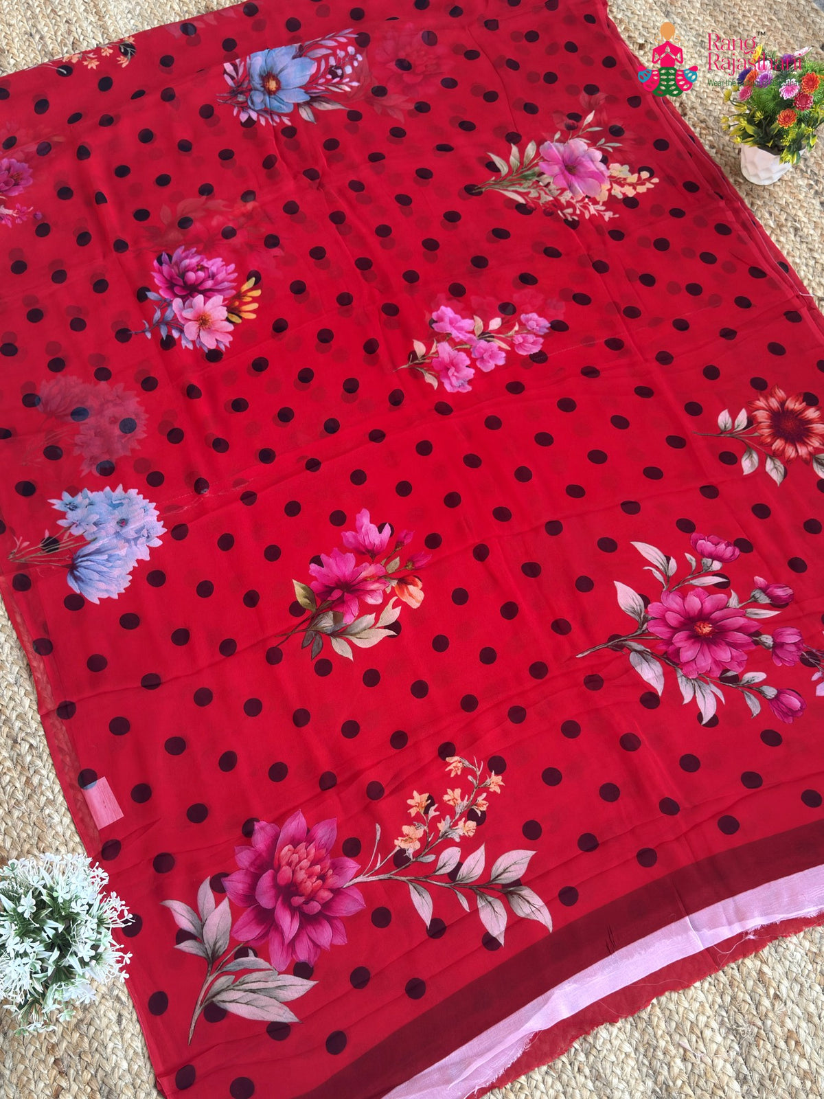 pallu detailing of red pure chiffon printed saree