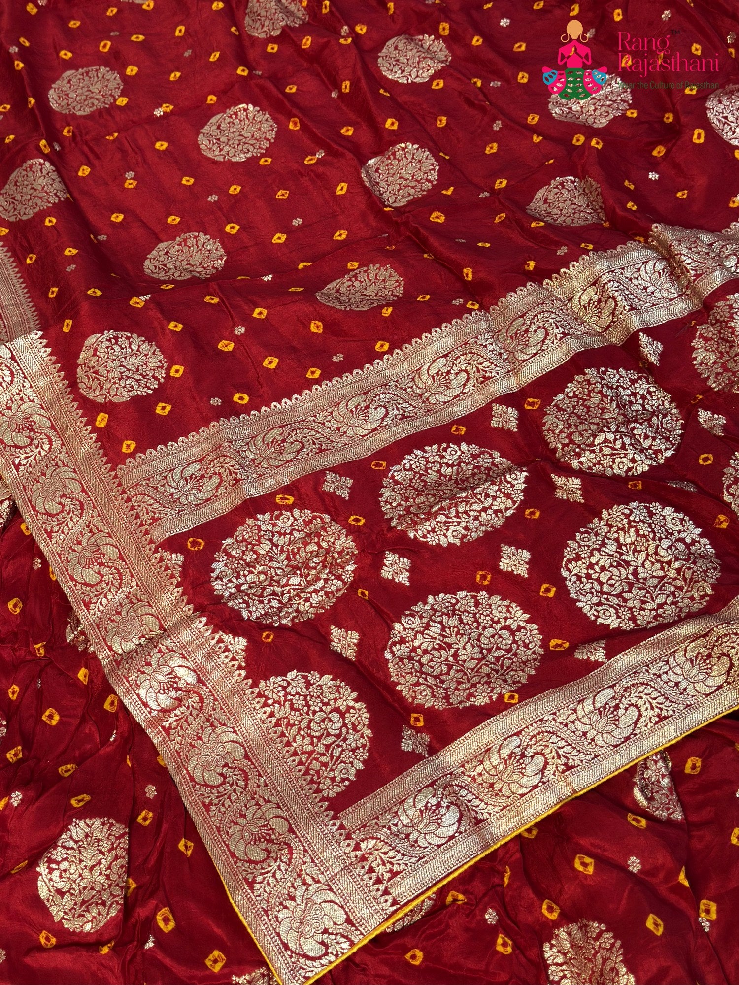 chunni detail of red pure dola silk bandhani lehenga chunni