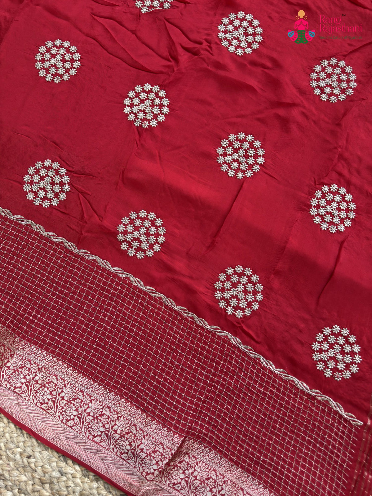 border detail of red pure ho silk zari embroidery saree