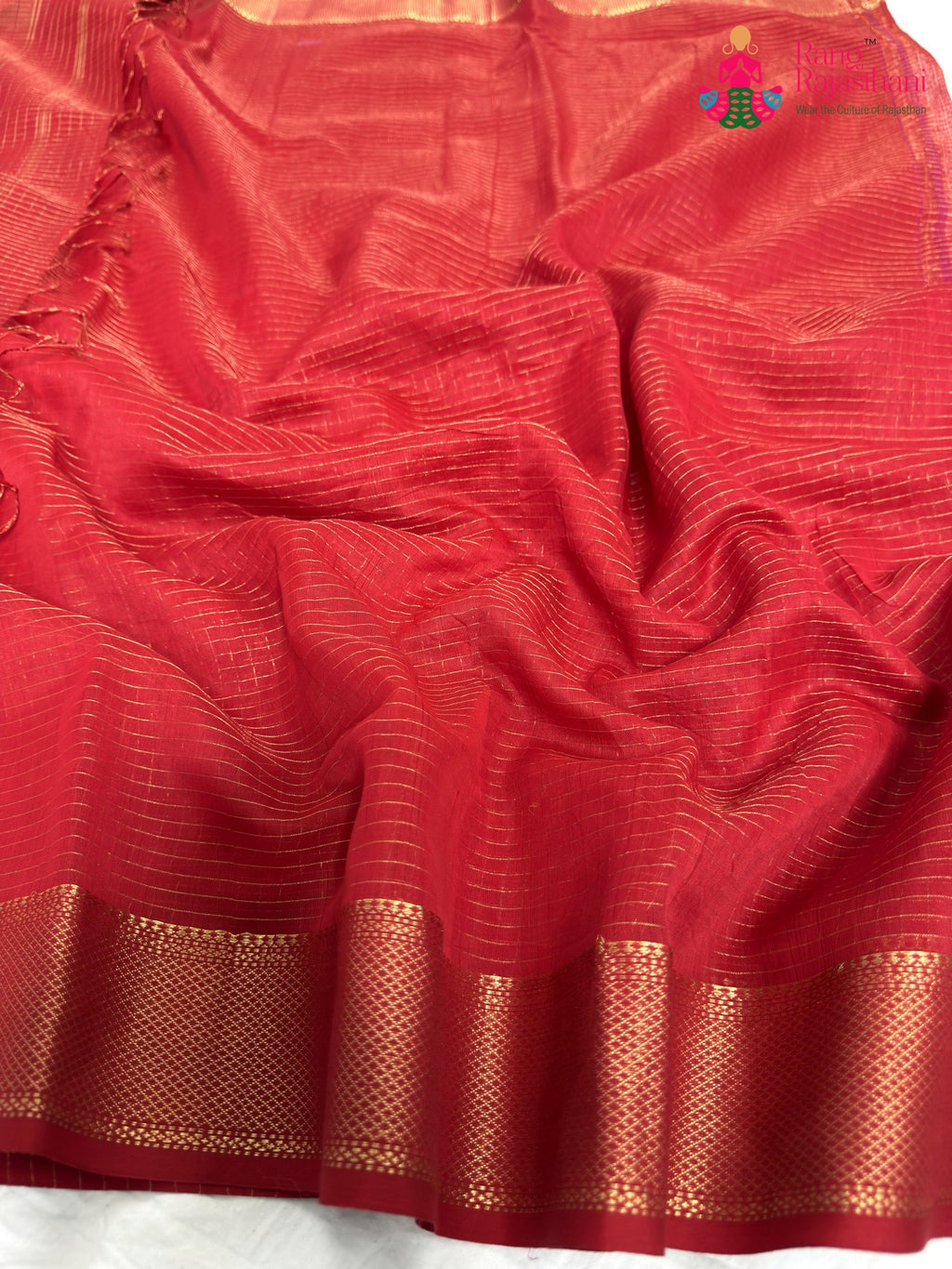 fabric detailing of red pure maheshwari silk khaddi saree