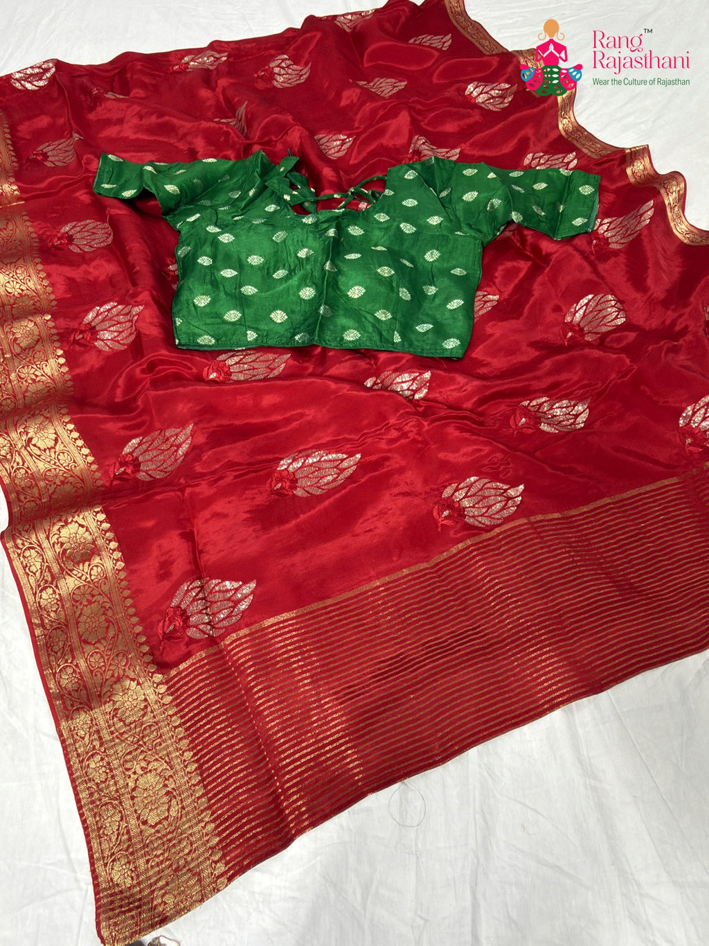 fabric texture of red silk saree