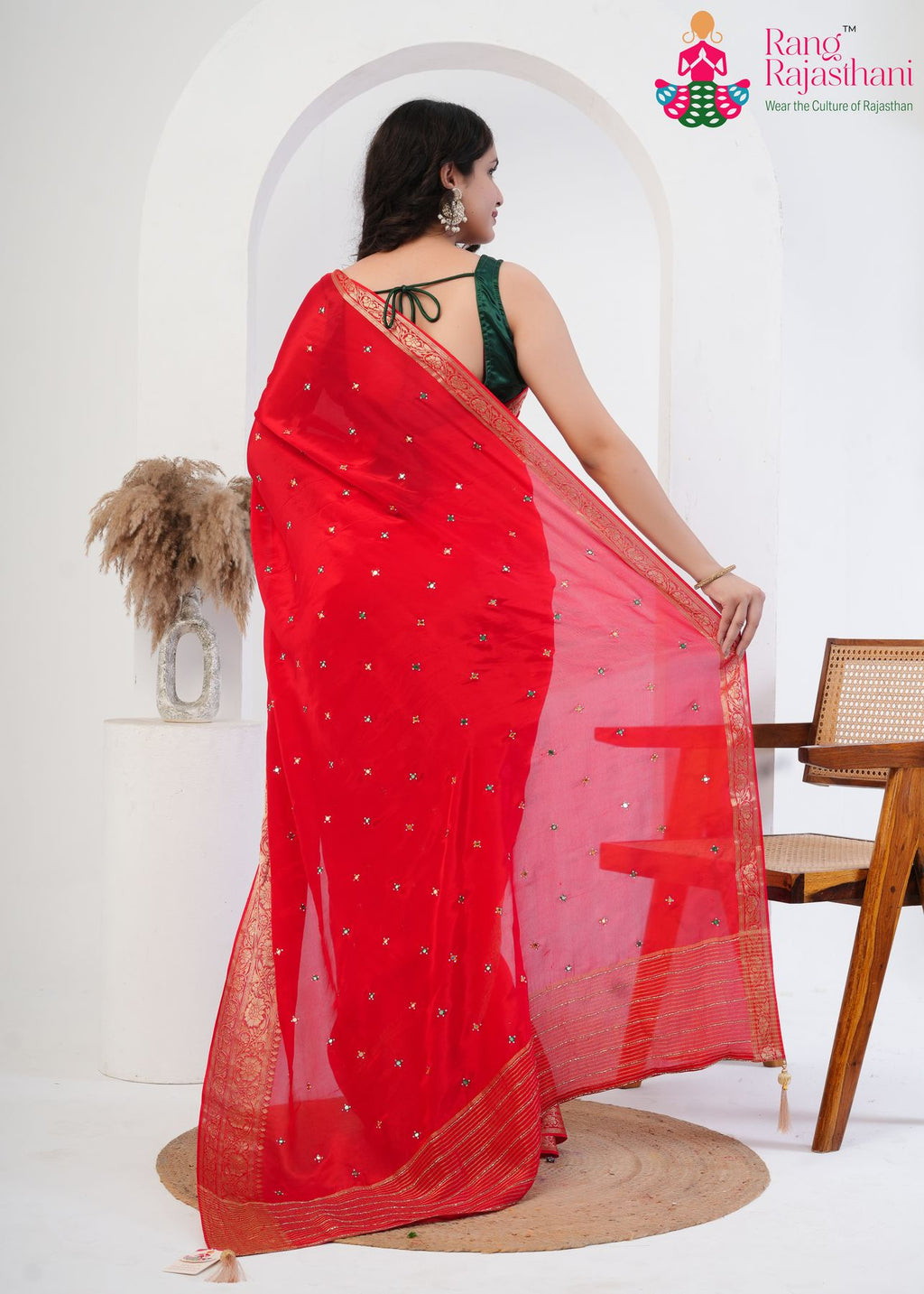 Red HO Silk Gleam Touch Saree : Festive Spark Aura