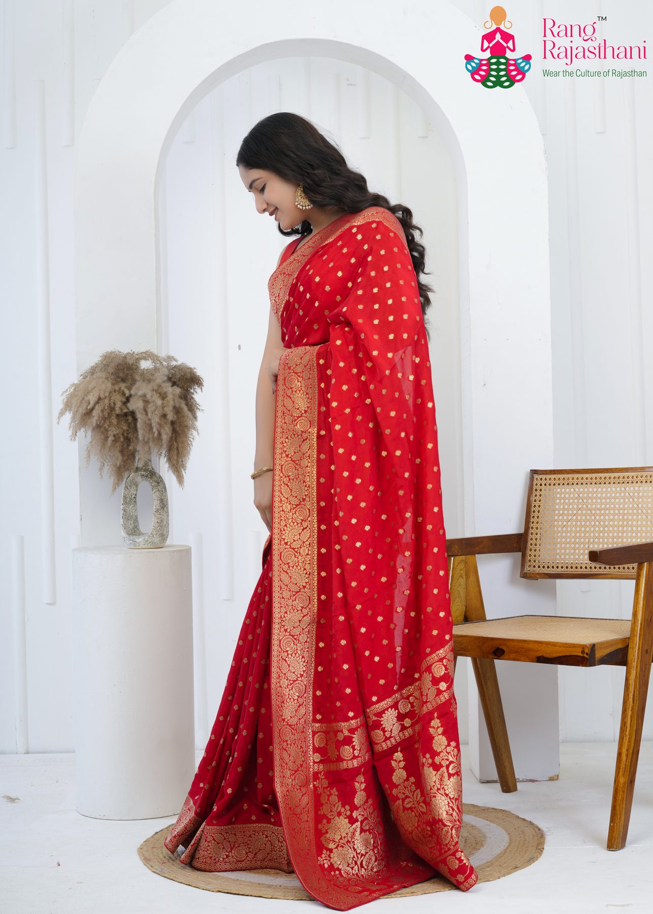 Red Pure Chinon Silk Banarasi Zari Saree : Devotional Glow