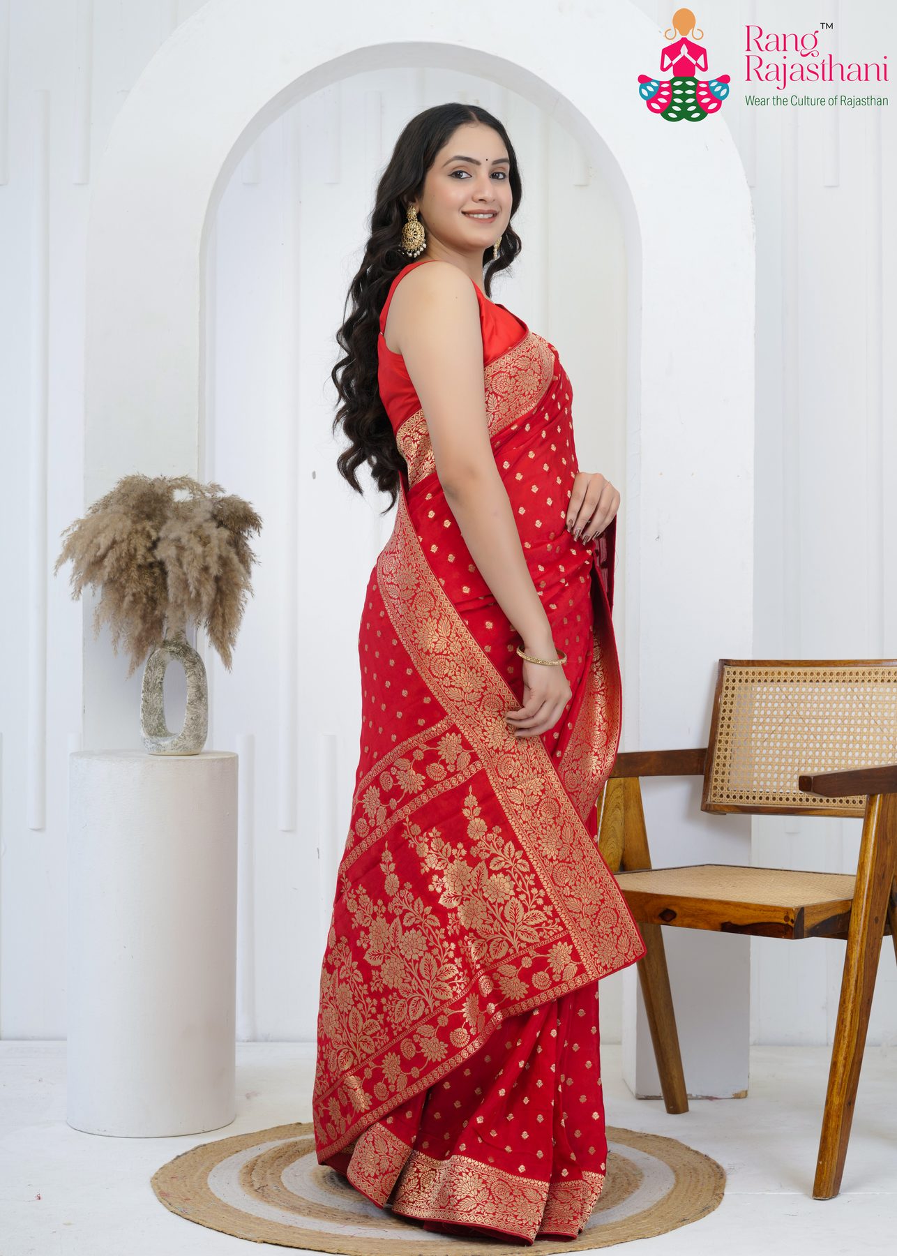 Red Pure Chinon Silk Banarasi Zari Saree : Devotional Glow