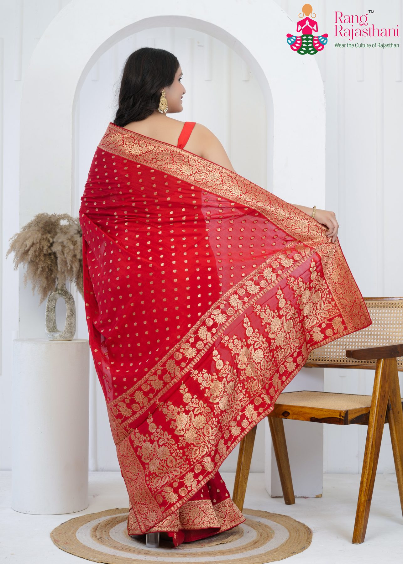 Red Pure Chinon Silk Banarasi Zari Saree : Devotional Glow
