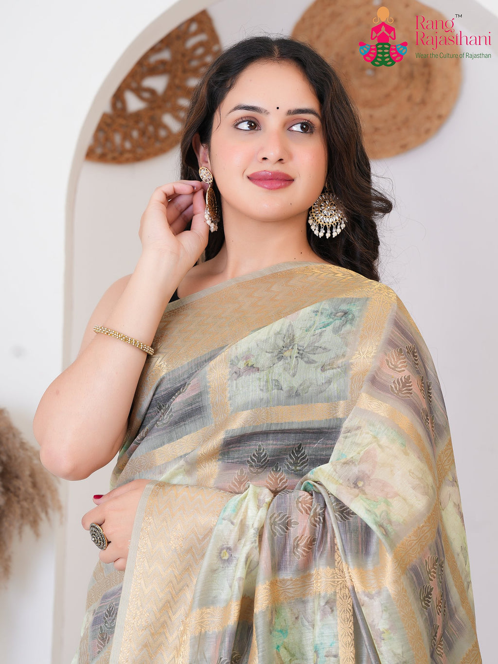 Green CottonPureSilk saree with nan close up detailing