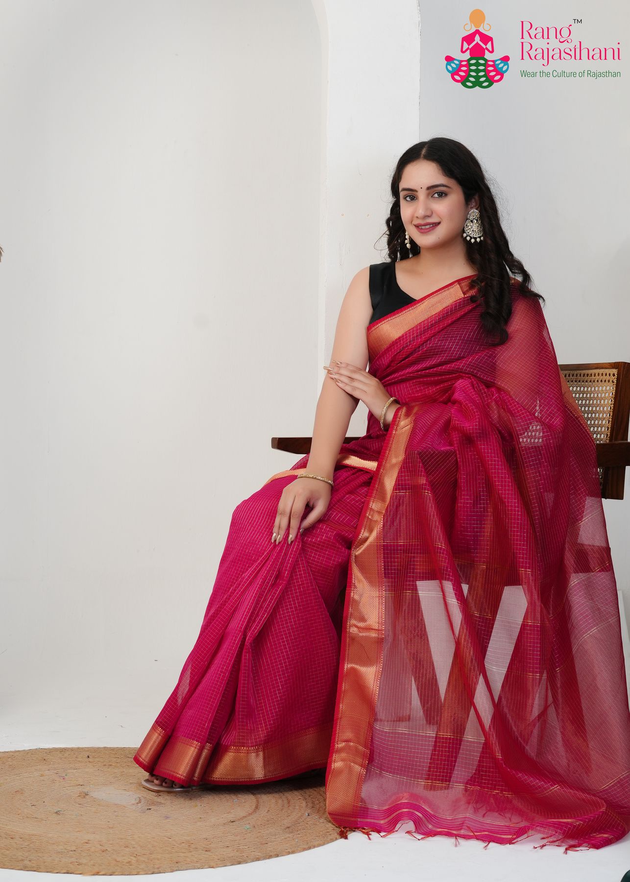 Rani Pink Maheshwari Silk Classic Drape Saree : Soft Gold Border