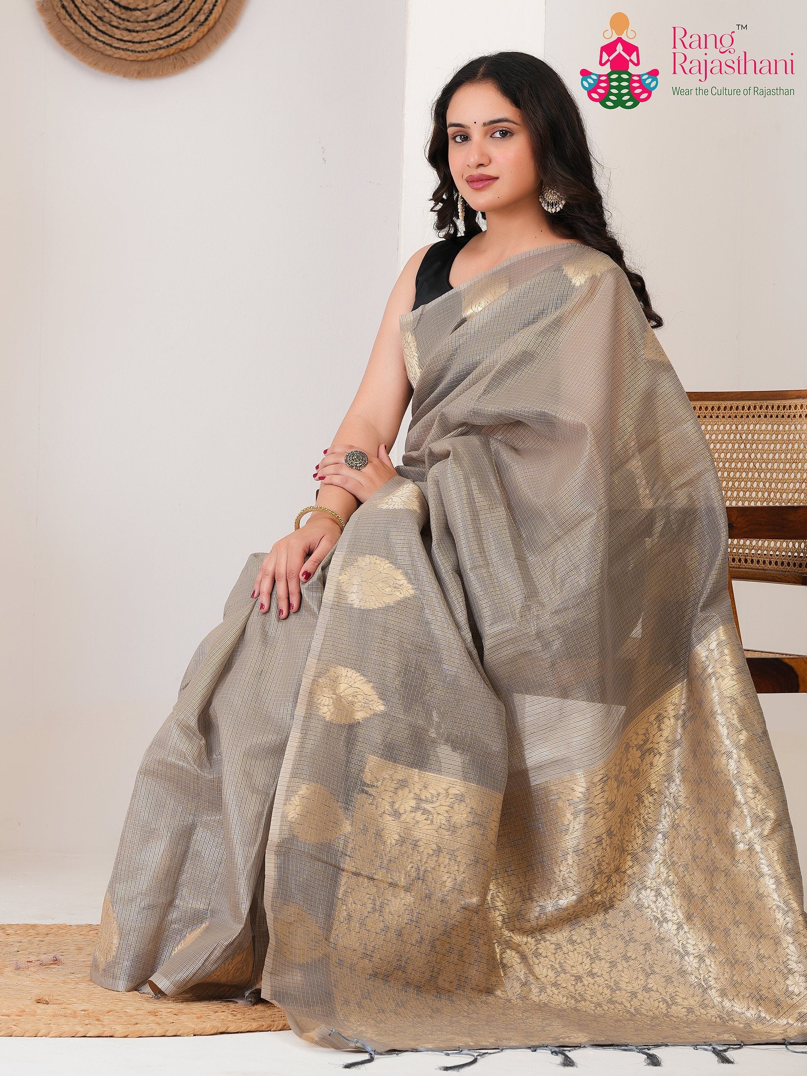 Gray Imported saree with Weaving pallu detailing