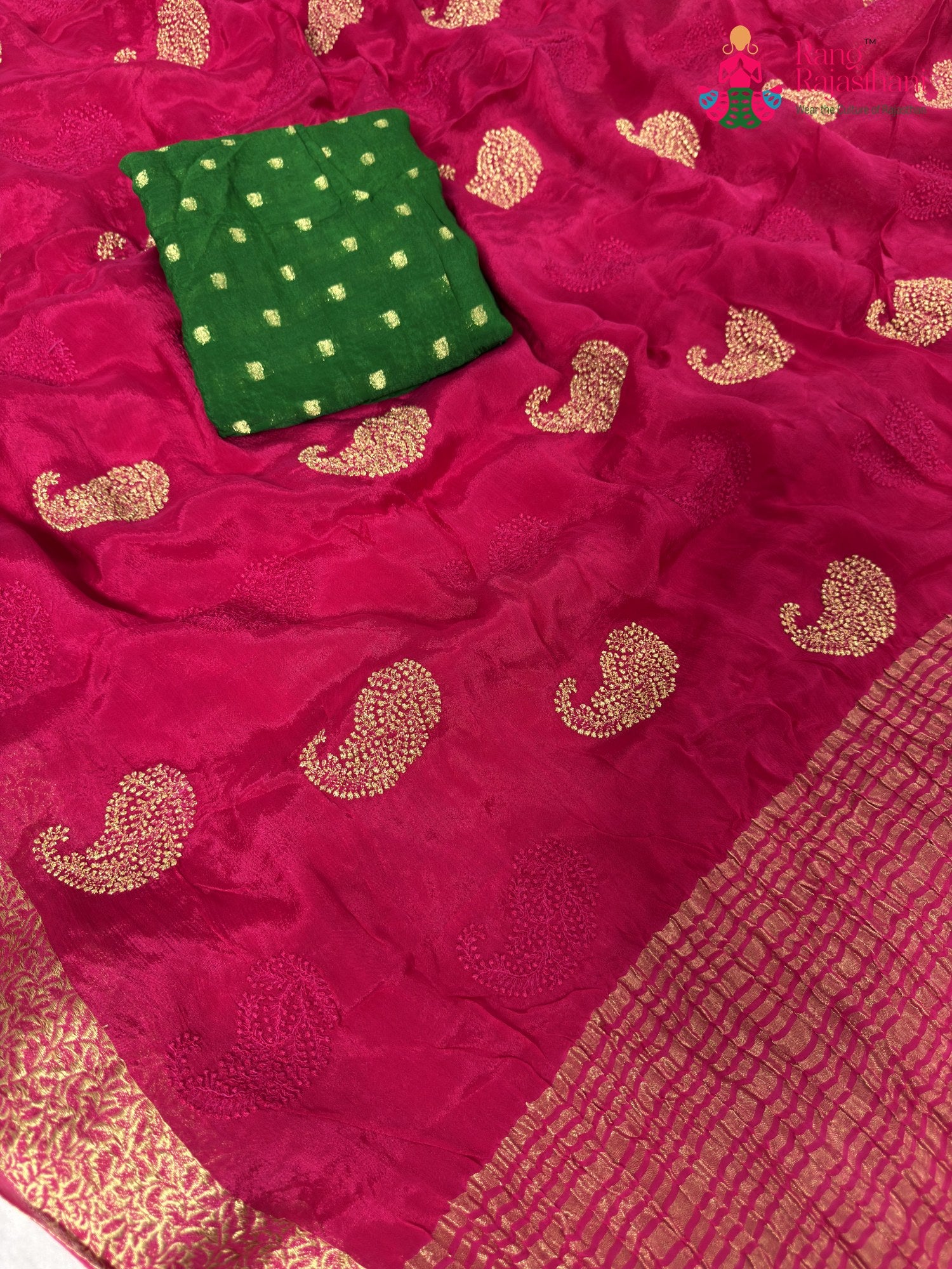 fabric texture of soft rani fabric saree