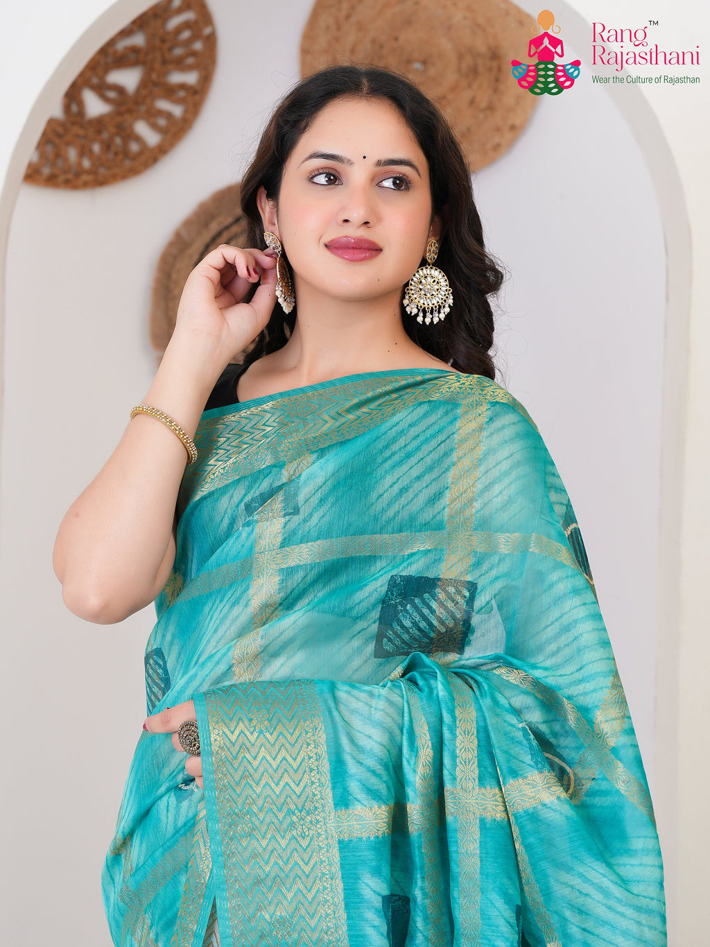 Green SyntheticSilk saree with Printed close up detailing