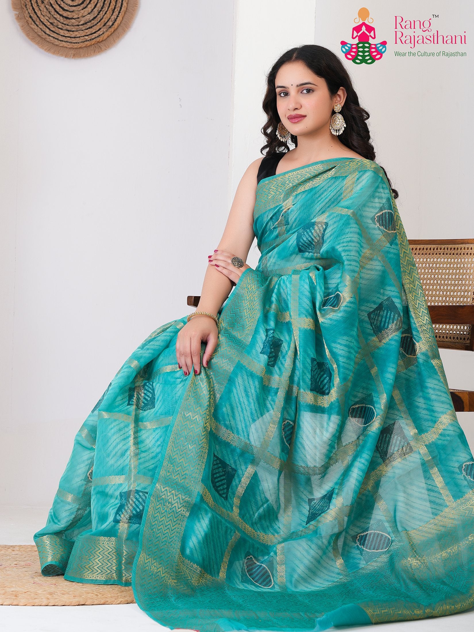 Green SyntheticSilk saree with Printed pallu detailing