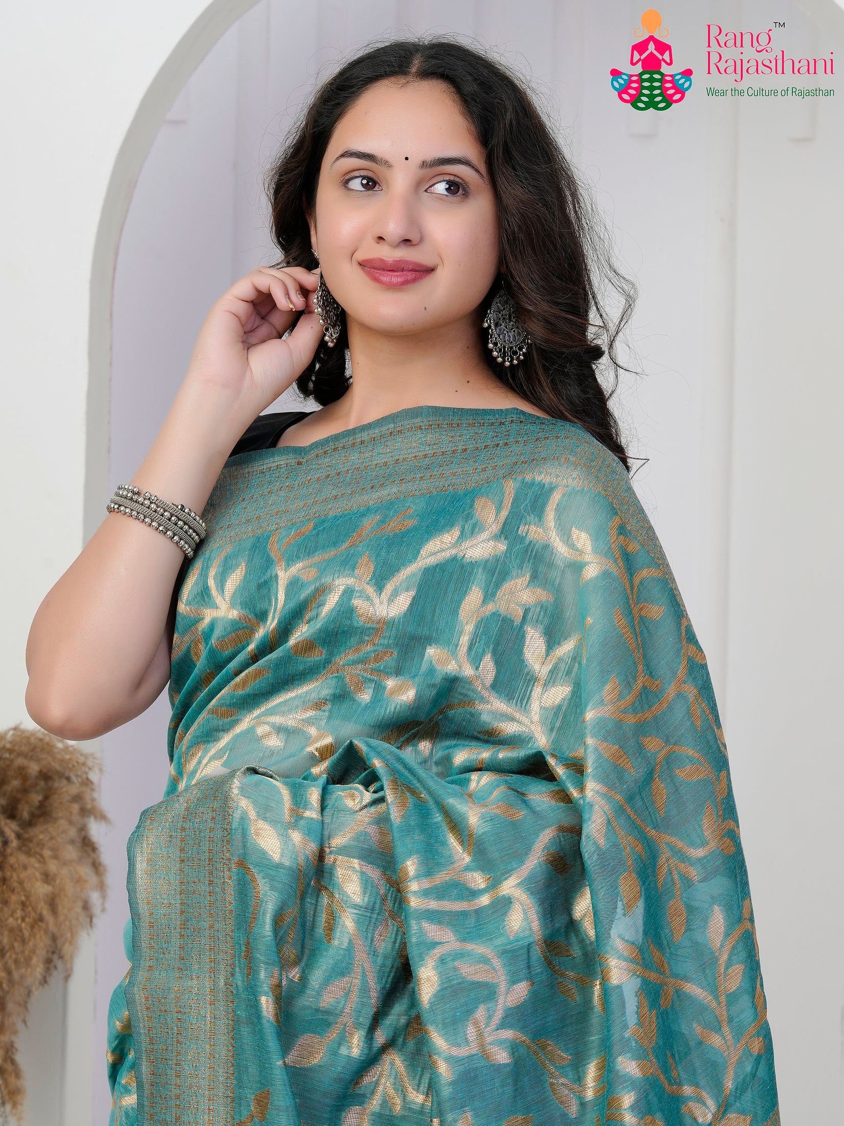 Rama Cotton saree with Printed close up detailing
