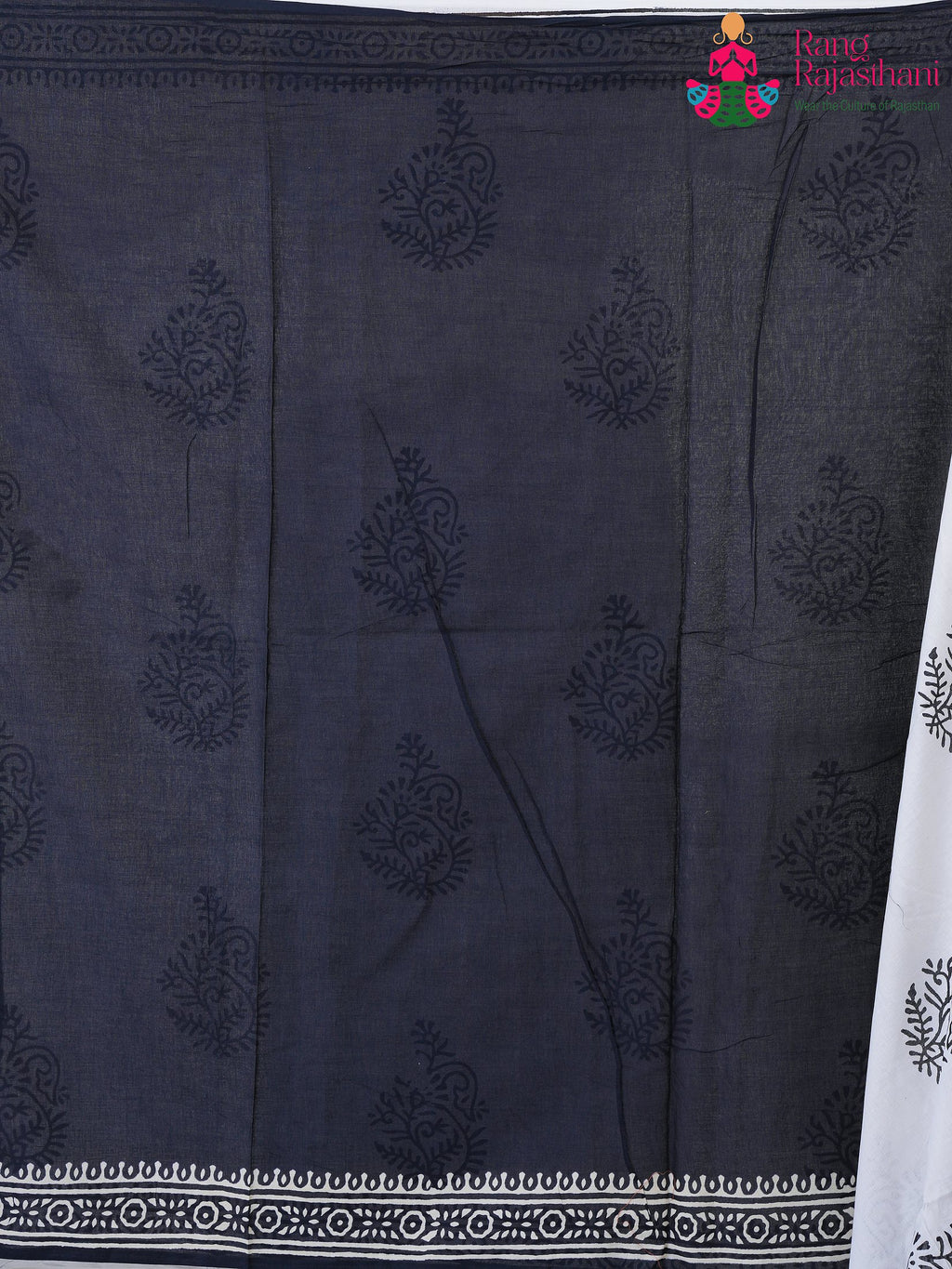 White Cotton saree with Printed pleats view