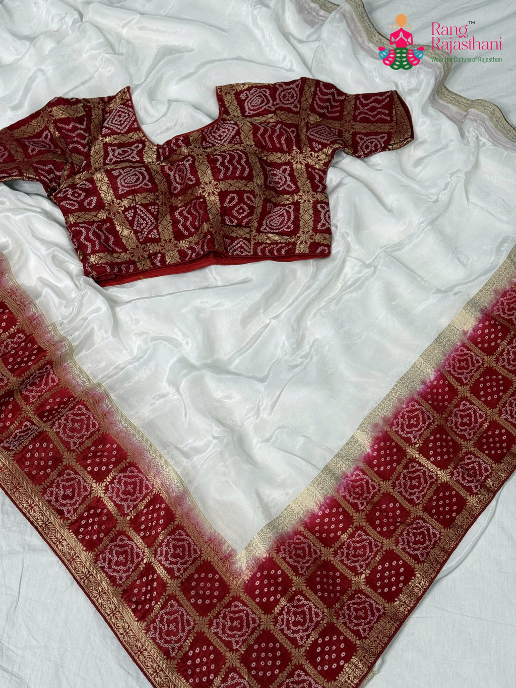 fabric texture of white silk saree
