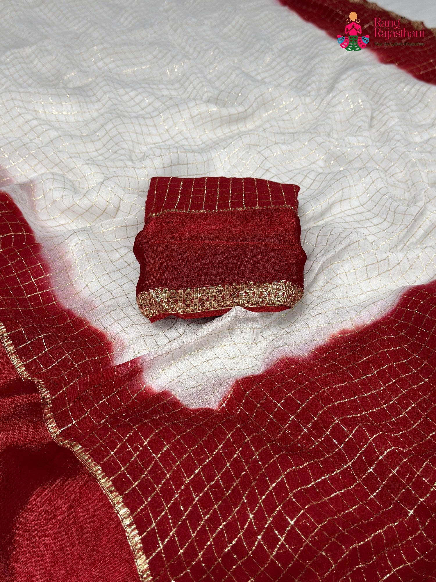 border detail of white soft georgette banarasi zari weave saree