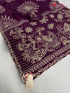 pallu detailing of wine pure upada silk bandhani saree