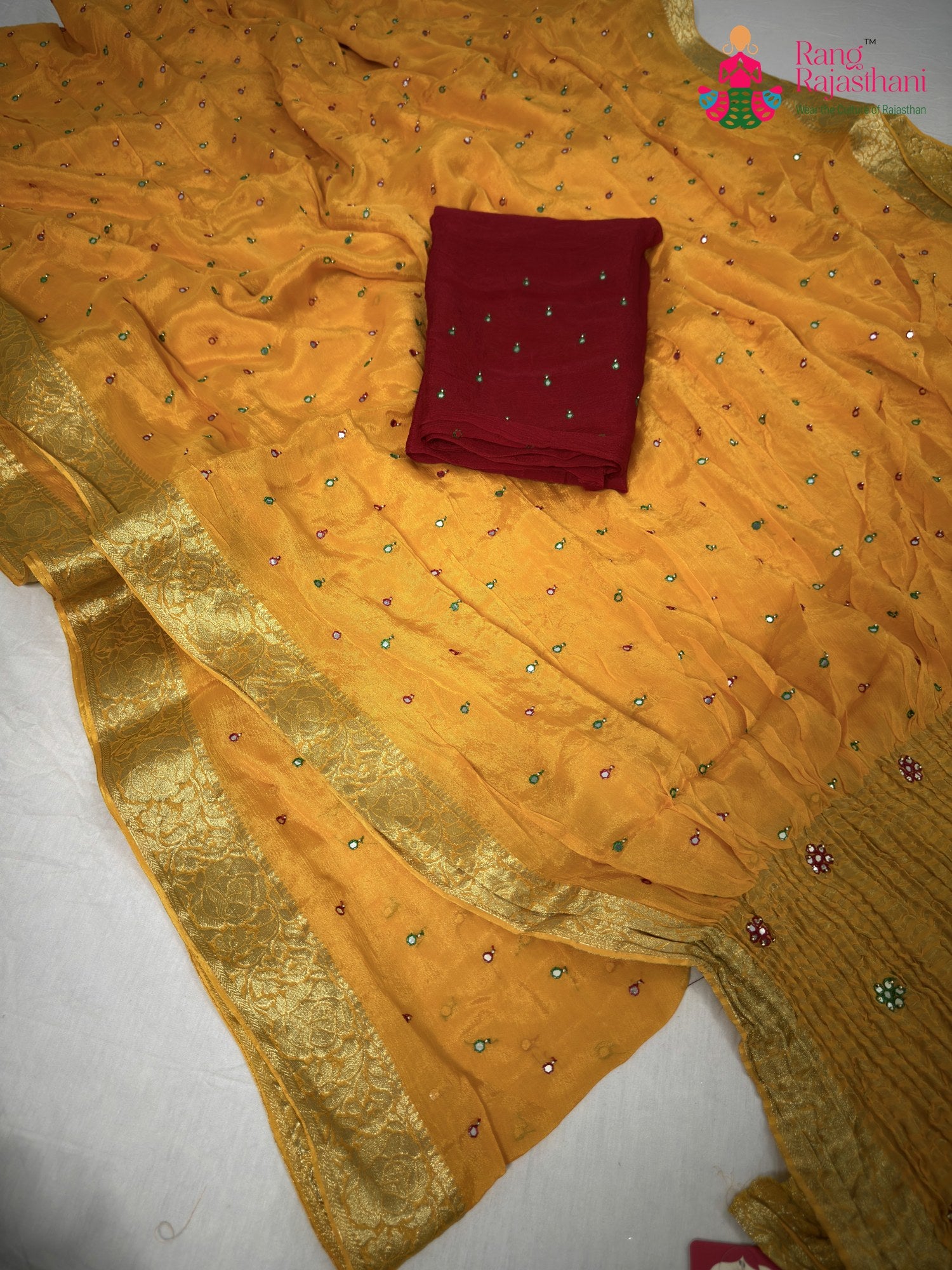 pallu detailing of yellow chinnon banarasi zari weave saree